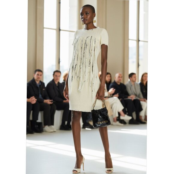 CHANEL RUNWAY TWEED MINI DRESS SIZE 38 FR, 6 or 4 US NEW - Picture 2 of 15